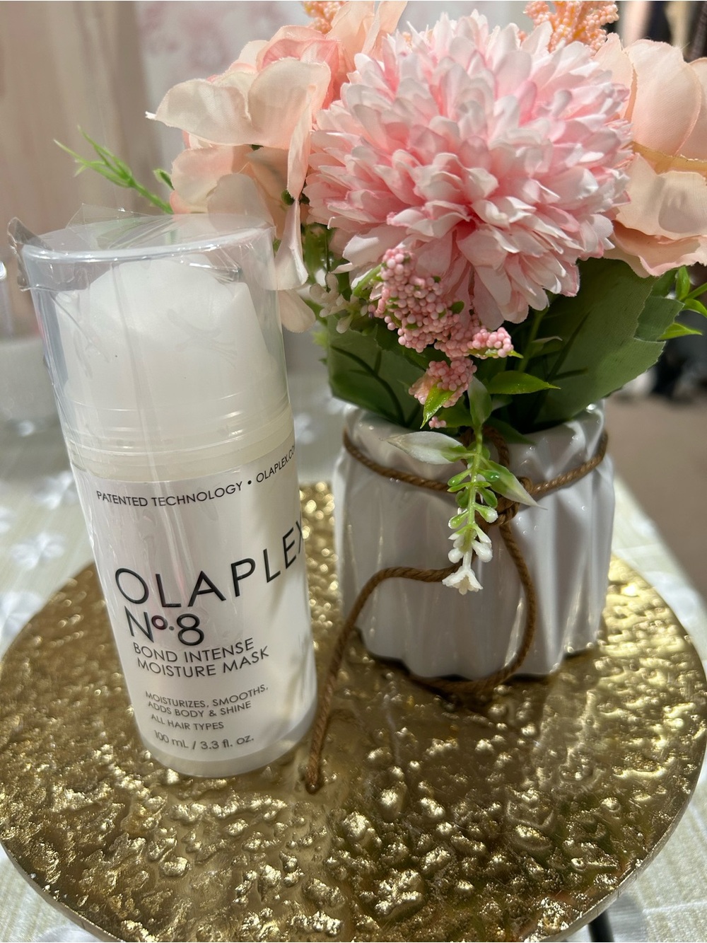 OLAPLEX No.8 Moisture Mask — White Pump Bottle